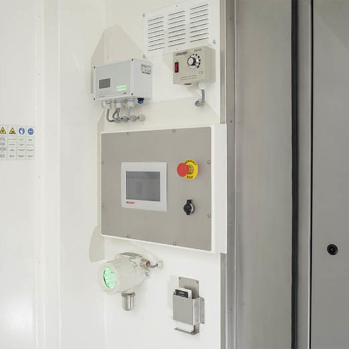 inside-dry-ice-production-hub3-700x700